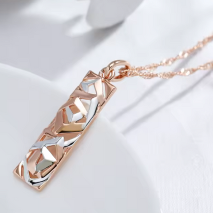 Elegant Golden Pendant Necklace – Laiko Išbandyta Prabanga