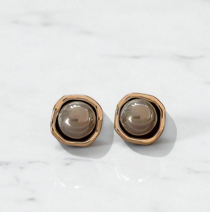 Elegant Black Pearl Earrings – Laikui Nepavaldus Rafinuotumas