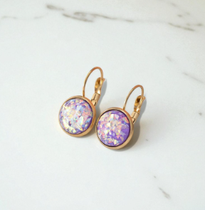 Aurora Opal Auskarai – Laikinas Spindesys ir Elegancija