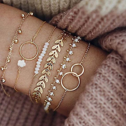 Boho Chic Apyrankių Rinkinys – Sluoksniuota Elegancija su Prasmė